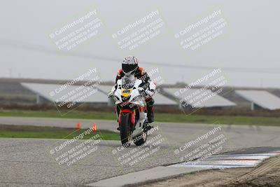 media/Nov-29-2025-TrackDaz (Sat) [[10ae2d9bce]]/B Group/Session 4 (Wheelie Bump)/